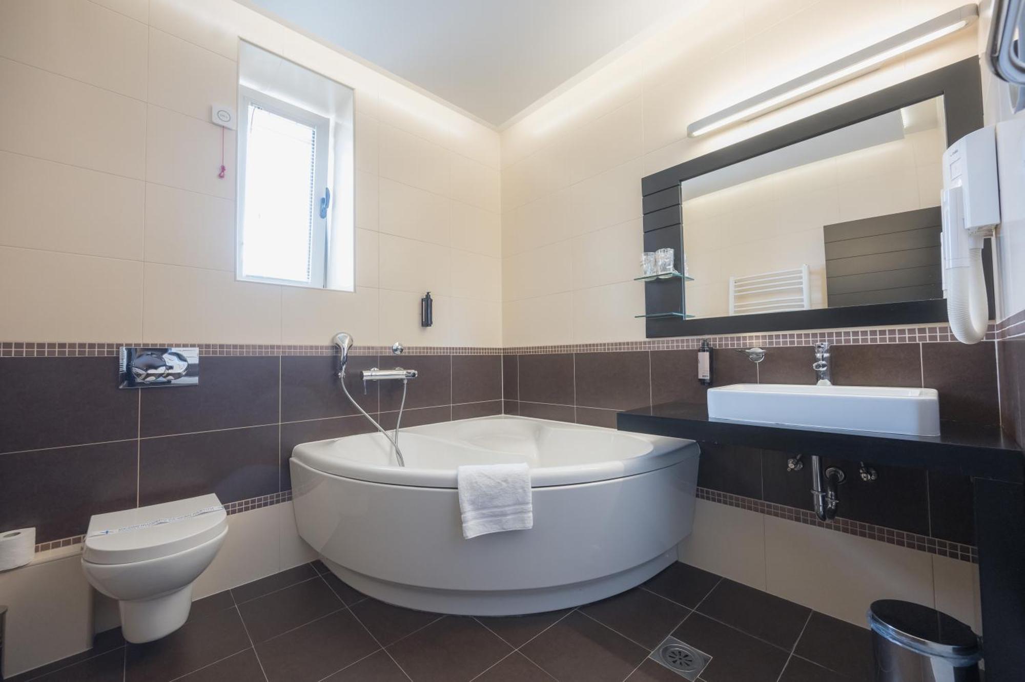 Hotel Sun Loznica Dış mekan fotoğraf