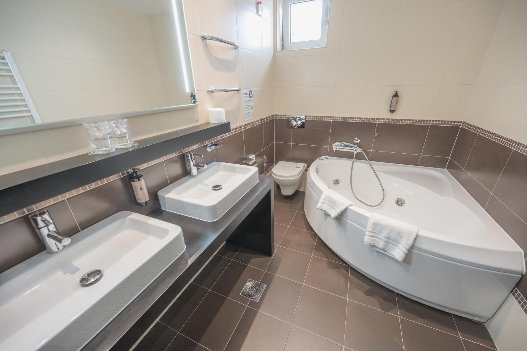 Hotel Sun Loznica Dış mekan fotoğraf